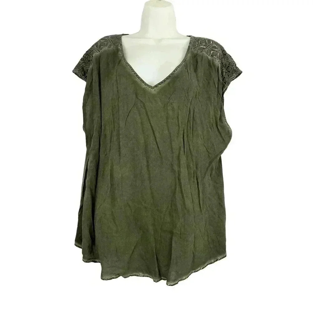 Torrid‎ Washed Challis Lace Top Sz 0 Women's Plus Green V Neck NWT